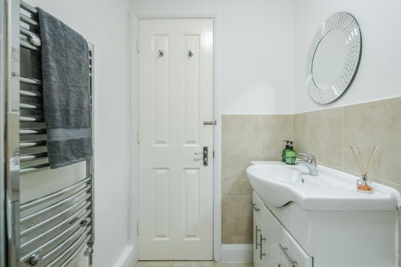 Stunning 2-Bed Apt - Free Parking - Camden - Central - Zoo - Shop - Events London Exterior photo